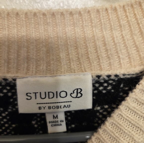 Studio B Black and Cream Geometric Sweater - Picture 2 of 3